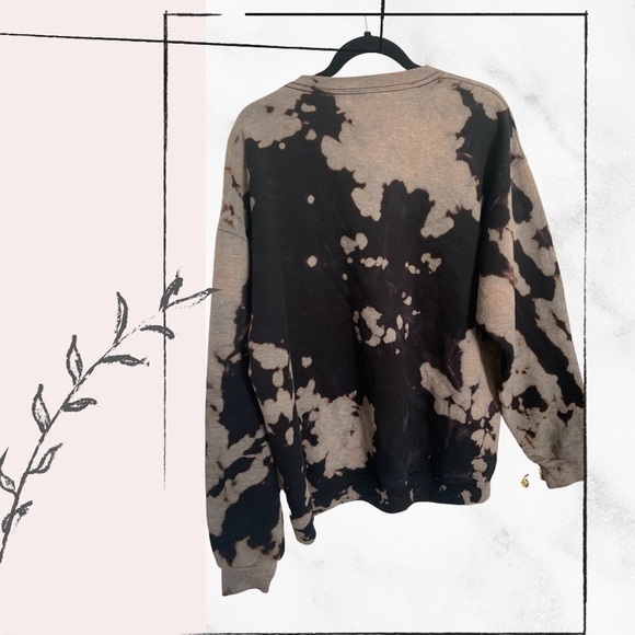 M A M A - ACID WASHED CREWNECK SWEATER - Picture 5 of 5